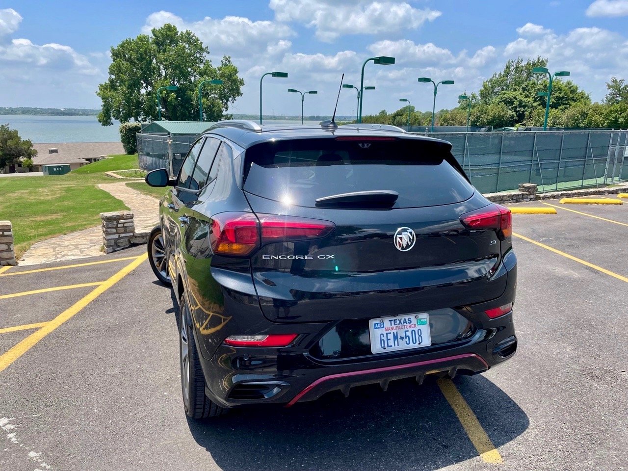 2021-buick-encore-gt-tail-end-1.