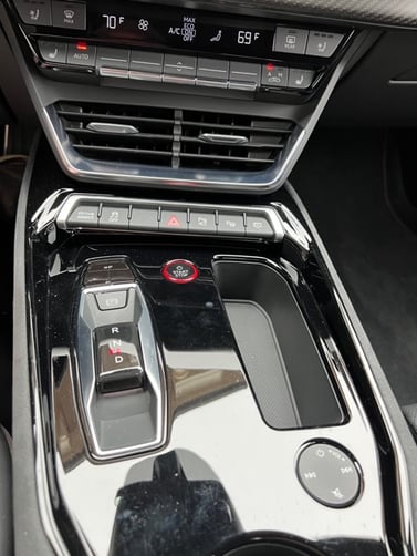 2022-Audi-RS-etron-gt-vertical-console-carpro