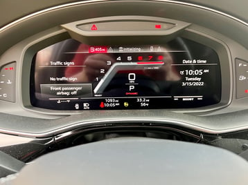 2022-Audi-SQ7-driver-display-carprousa