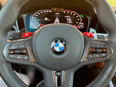 2022-BMW M4-Competition-steering-wheel-carprousa.png