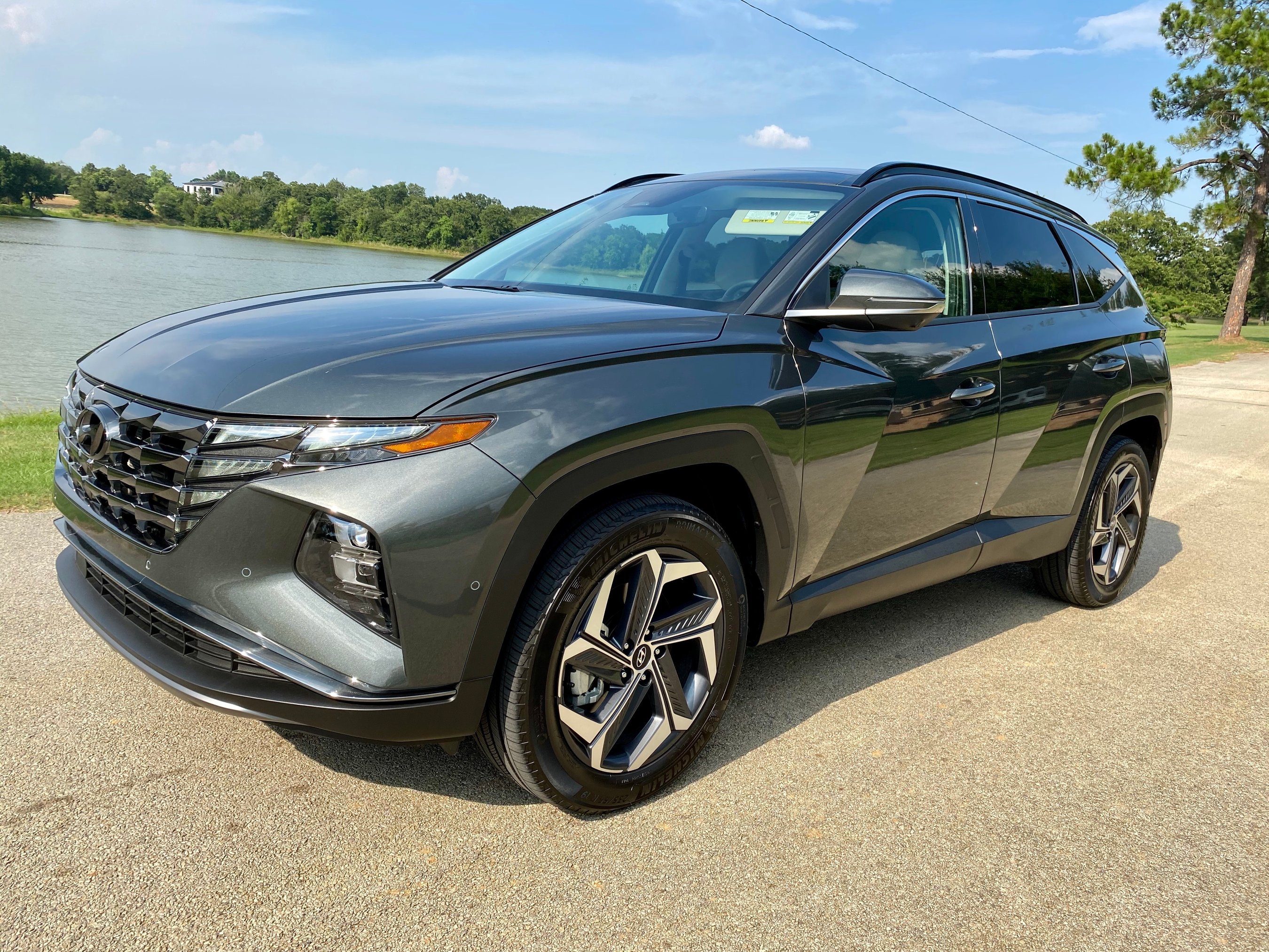 Review Hyundai Tucson Hybrid 2025