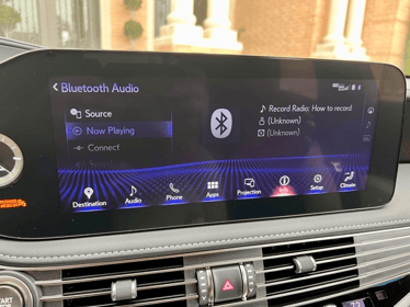 2022-Lexus-LS500-multimedia-screen-carprousa