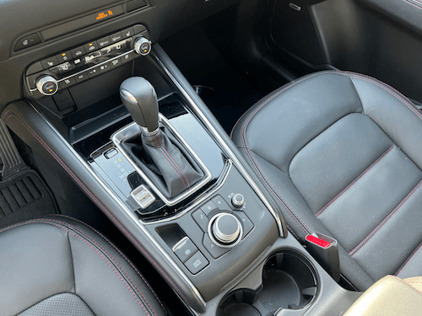 2022-Mazda-CX-5Turbo-wide-center-console-carprousa