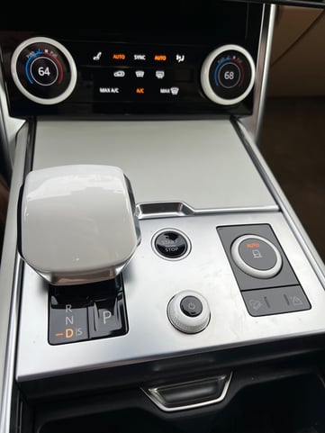 2022-Range-Rover-LWB-console-gear-carpro