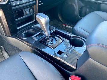 2022-Toyota-4Runnner-interior-console-carprousa..jpg