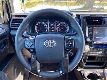 2022-Toyota-4Runnner-interior-steering-wheel-carprousa..jpg