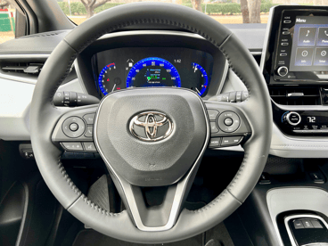 2022-Toyota-Corolla-Hatchback-steering-wheel-carprousa