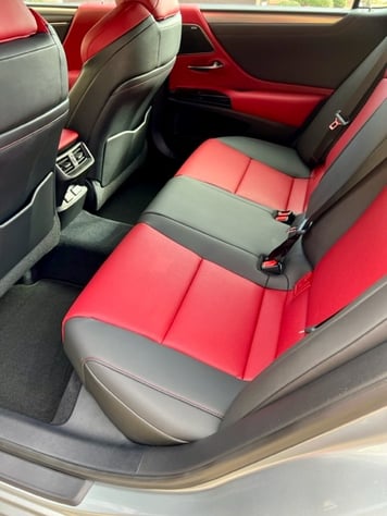 Red rear seats 2022 Lexus ES 350