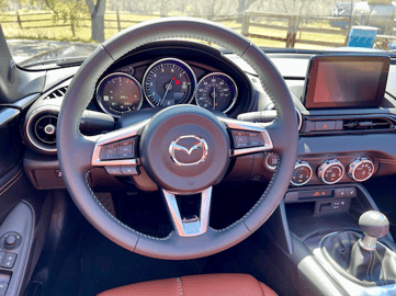 2022-mazda-miata-grand-touring-steering-wheel-carprousa.png