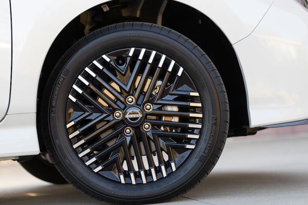 2023 Nissan LEAF-SV-Plus-New-wheels-credit-nissan.pg