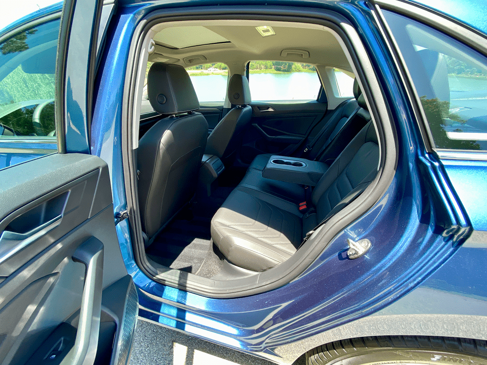 2020 Volkswagen Jetta SEL Premium interior
