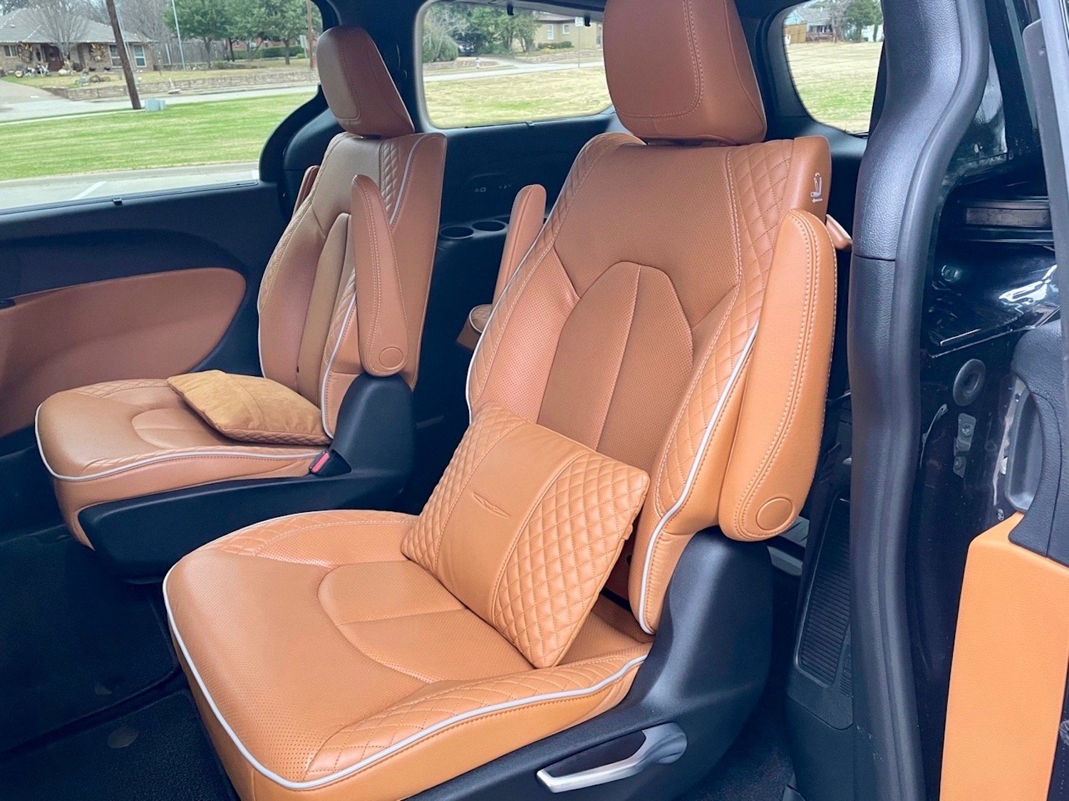 2024 Chrysler Pinnacle Jeana Lorelei