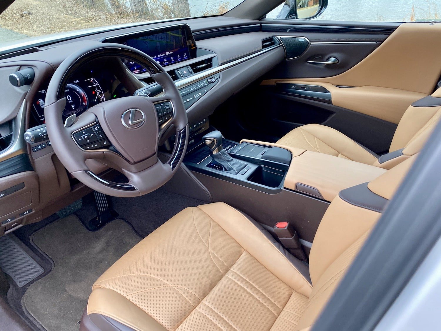 2021 Lexus ES 250 AWD Review